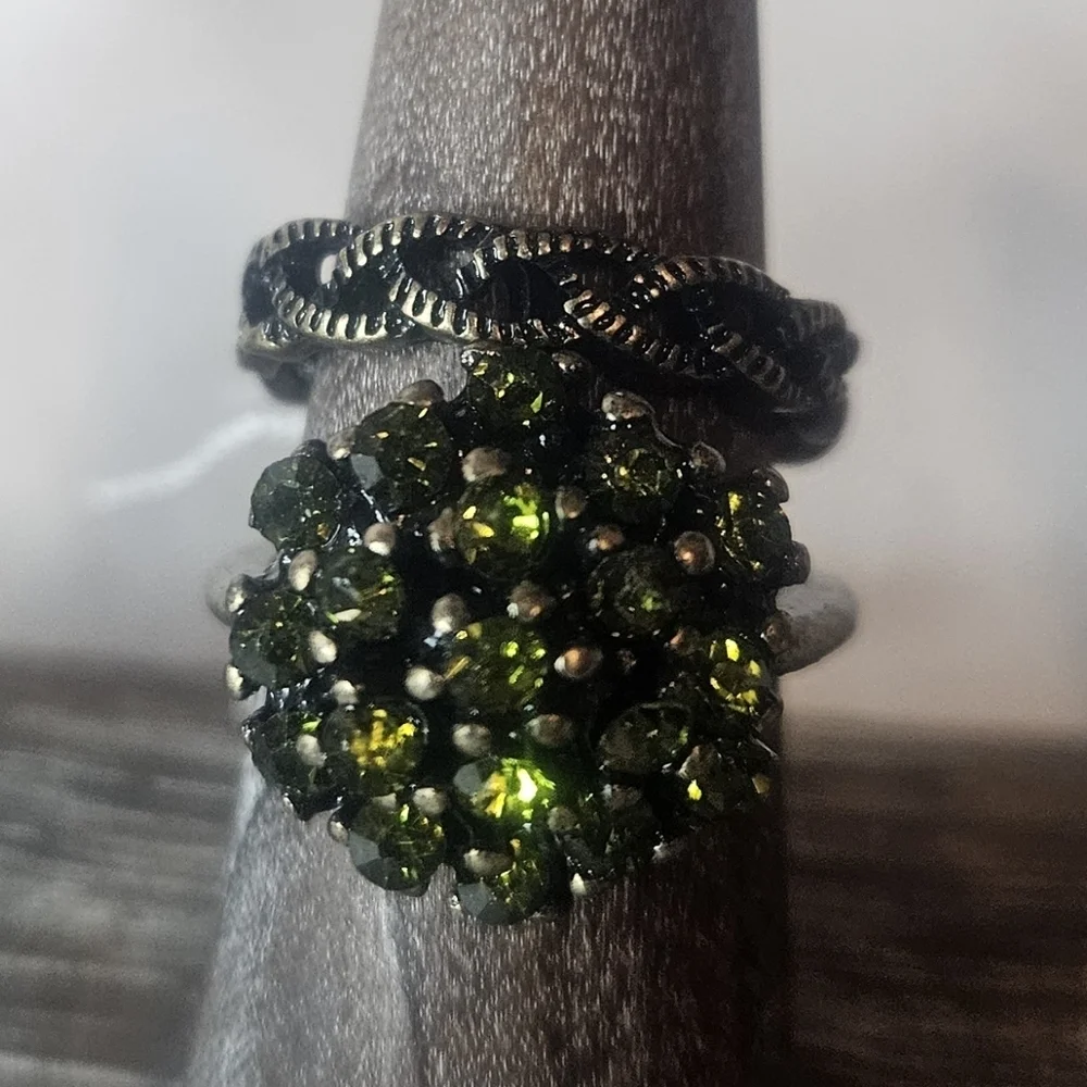 NWT Green Flower Rhinestone Brass Textured Cocktail Ring Sz 6 Modern Statement